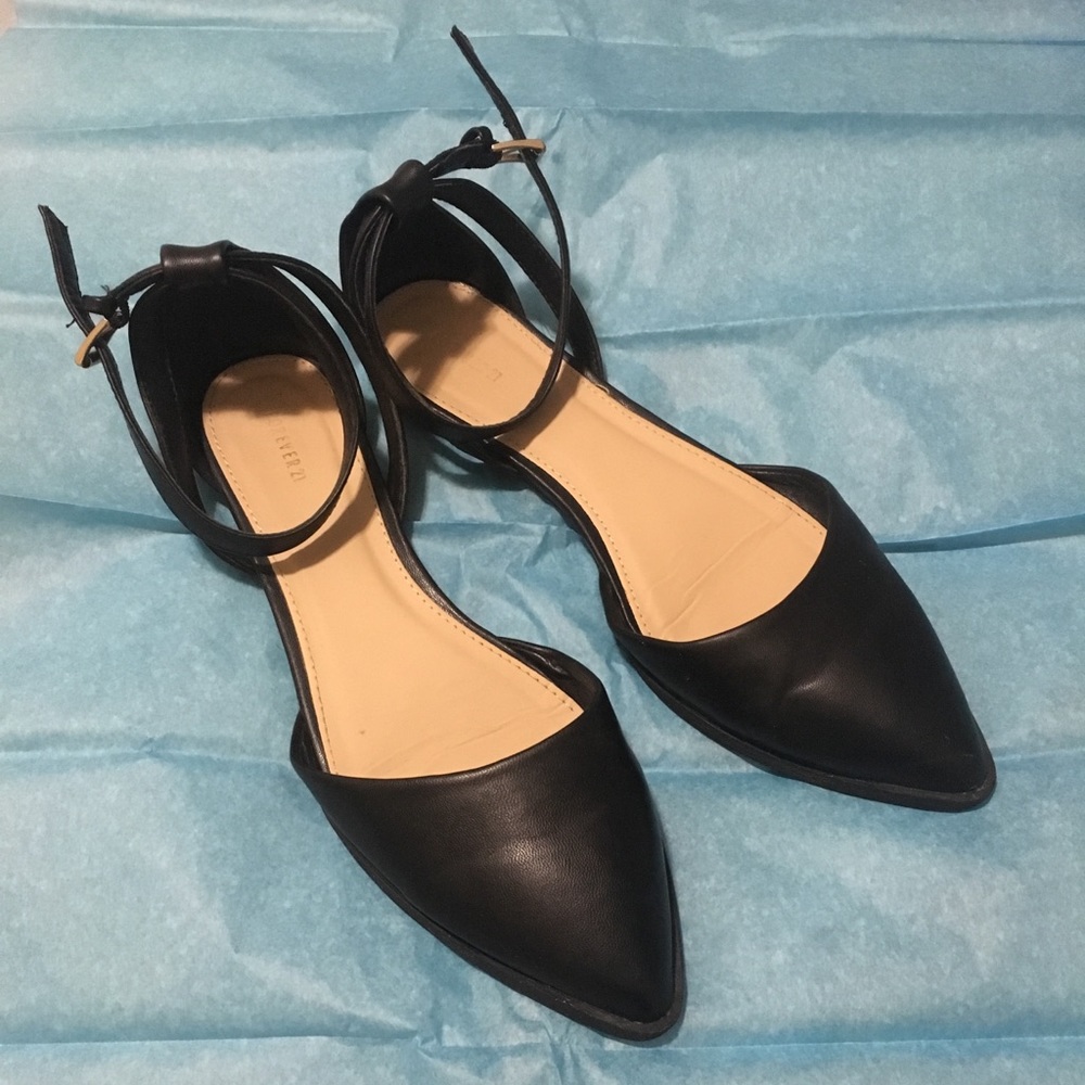 Faux leather black pointy flats